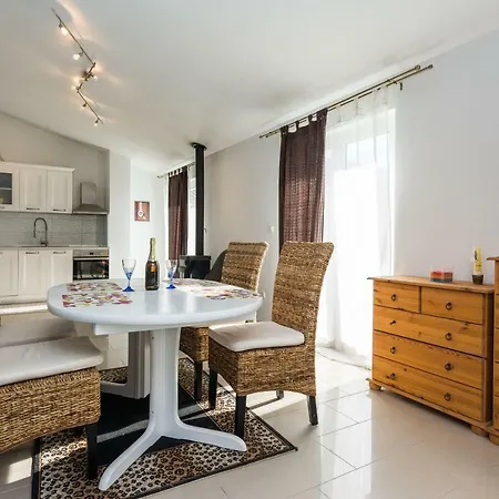 Tomislav Apartment *